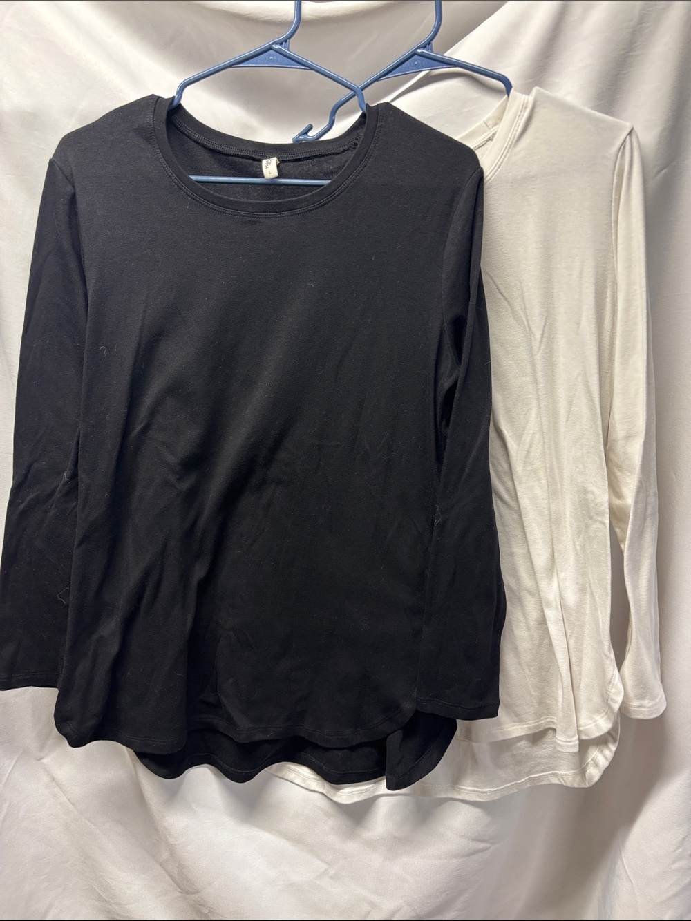 Herou Women's Long Sleeve Crewneck Top - Black and White